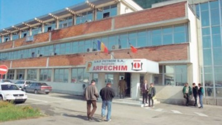 Statul preia rafinăria Arpechim de la Petrom